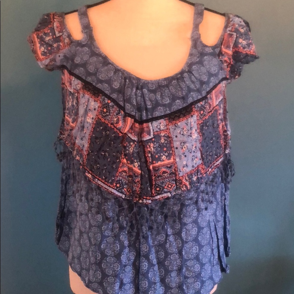 Boho crop top with cold shoulders